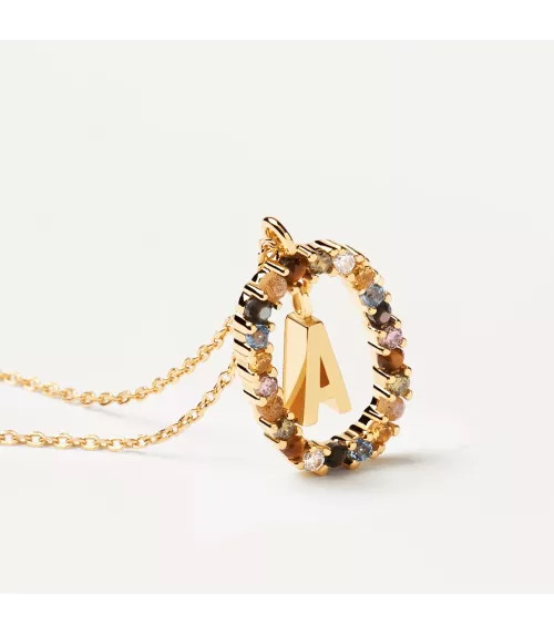 Collar P D Paola, letra A, con baño de oro de 18k.