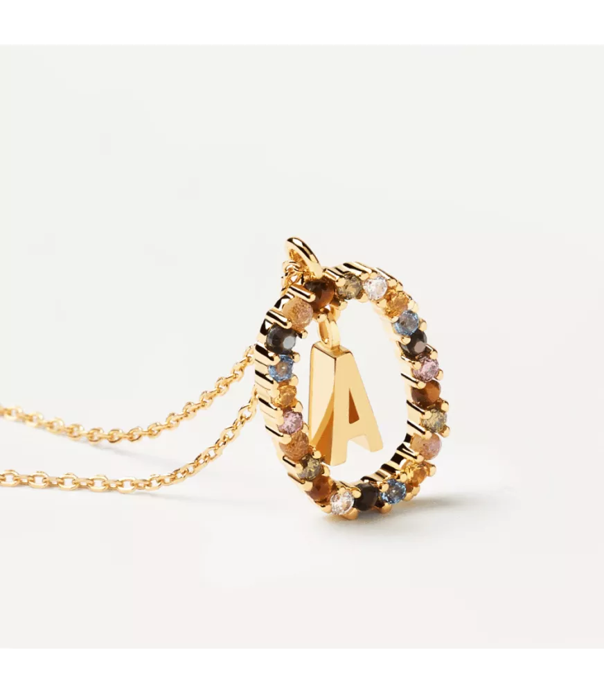 Collar P D Paola, letra A, con baño de oro de 18k.
