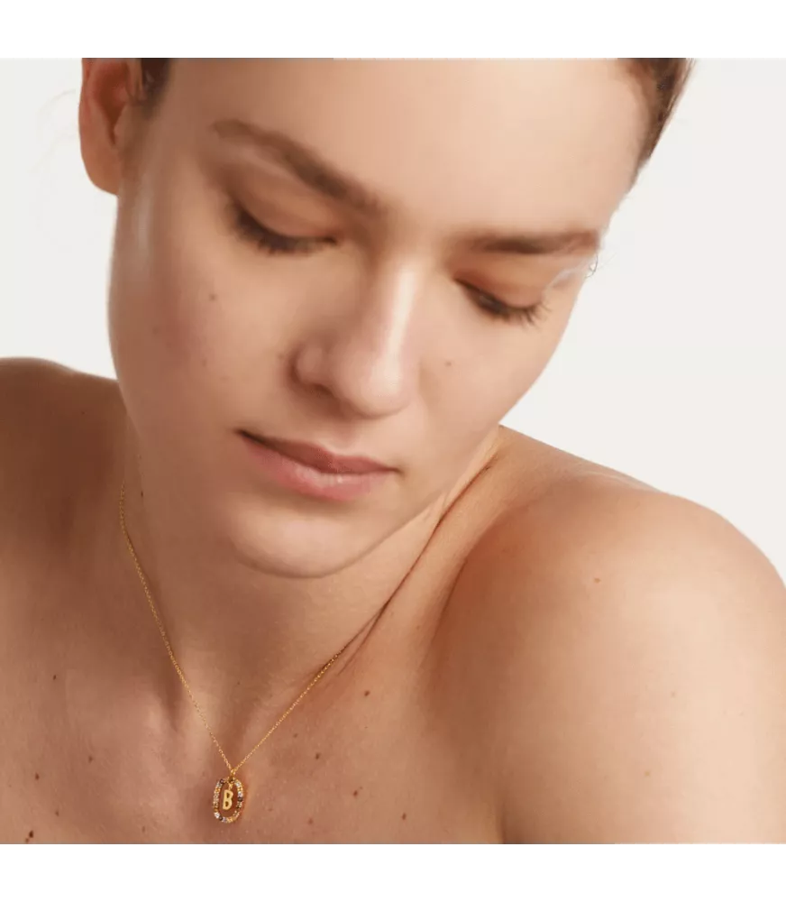 Collar P D Paola, letra B, con baño de oro de 18k.