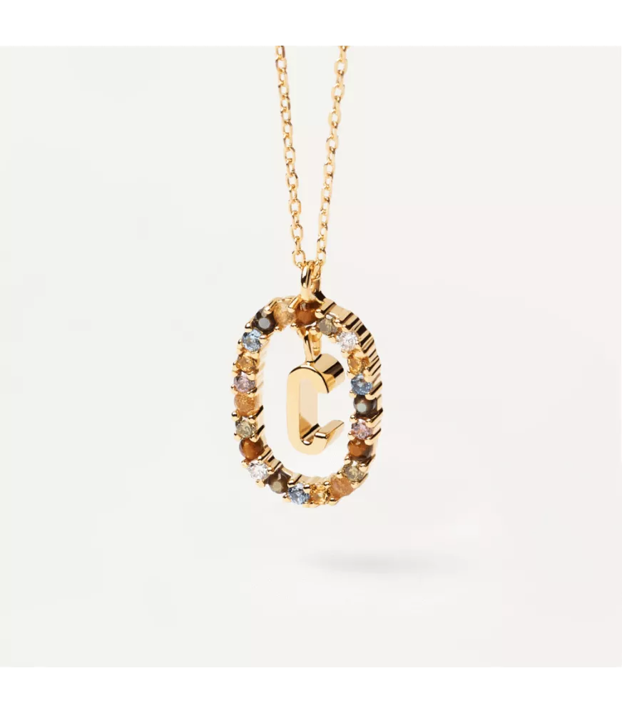 Collar P D Paola, letra C, con baño de oro de 18k.