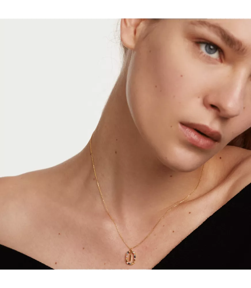 Collar P D Paola, letra I, con baño de oro de 18k.