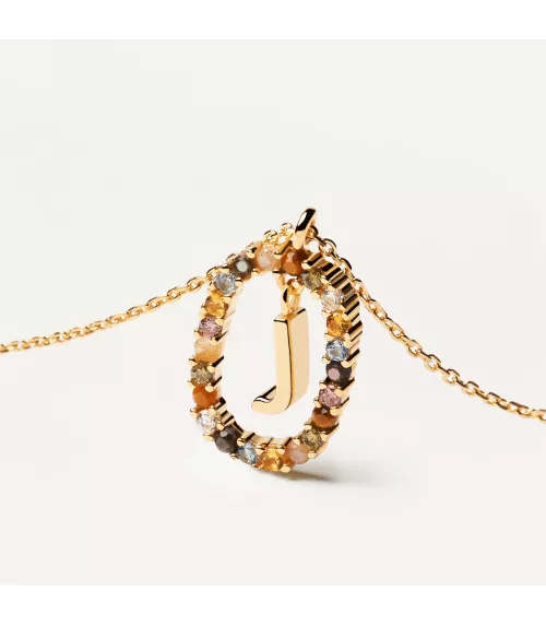 Collar P D Paola, letra J, con baño de oro de 18k.