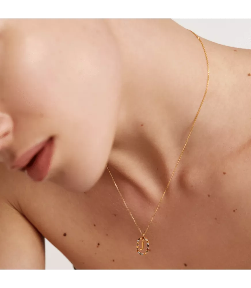 Collar P D Paola, letra J, con baño de oro de 18k.