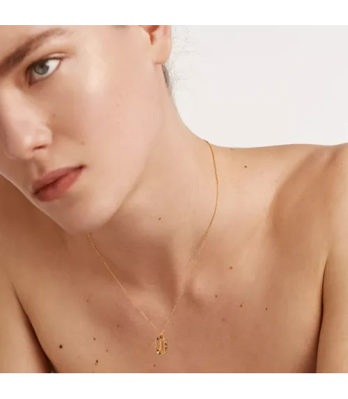 Collar P D Paola, letra J, con baño de oro de 18k.