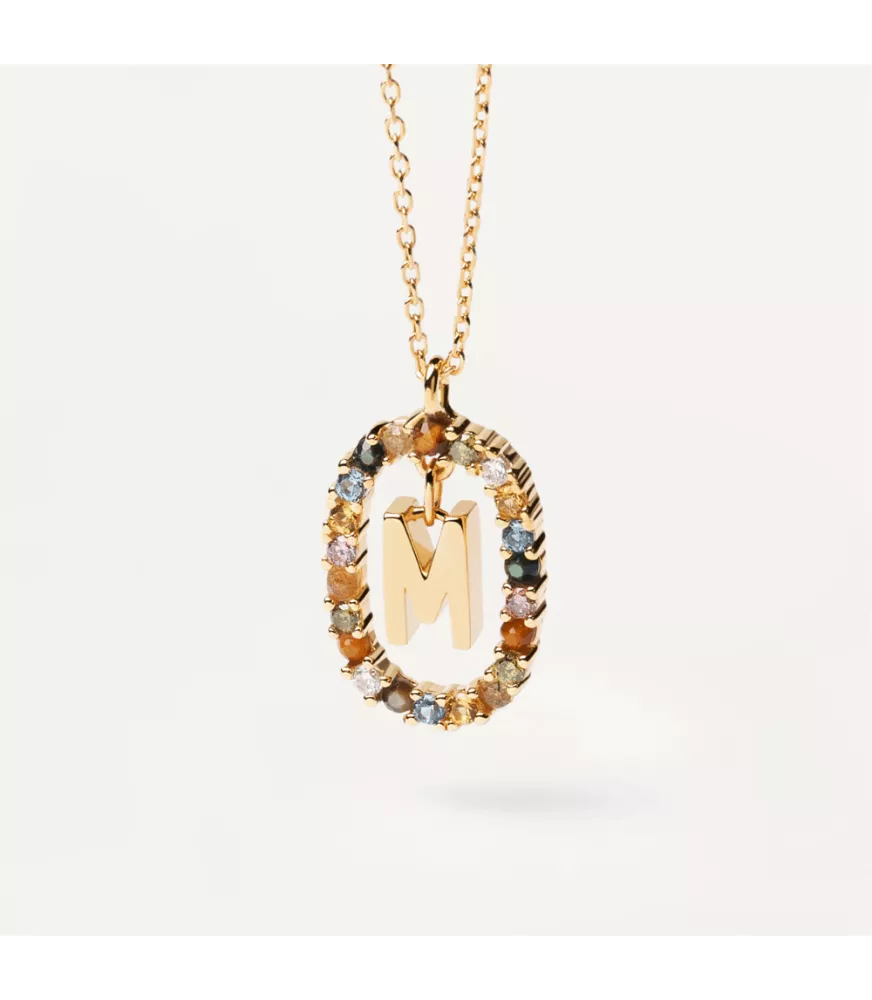 Collar P D Paola, letra M, con baño de oro de 18k.