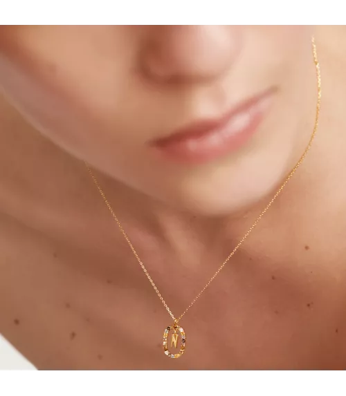 Collar P D Paola, letra N, con baño de oro de 18k.