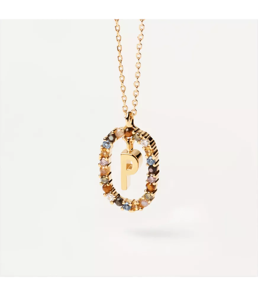 Collar P D Paola, letra P, con baño de oro de 18k.