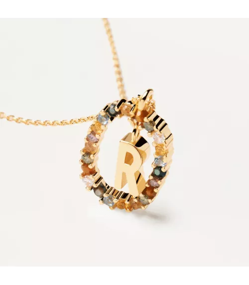 Collar P D Paola, letra R, con baño de oro de 18k.