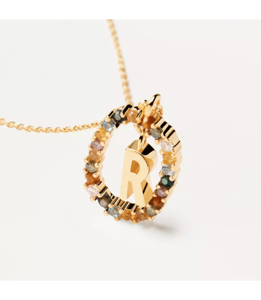 Collar P D Paola, letra R, con baño de oro de 18k.