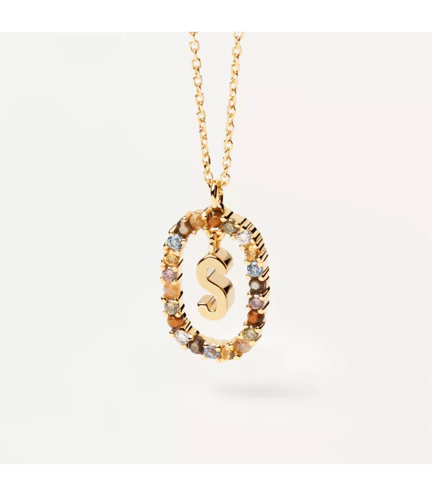 Collar P D Paola, letra S, con baño de oro de 18k.