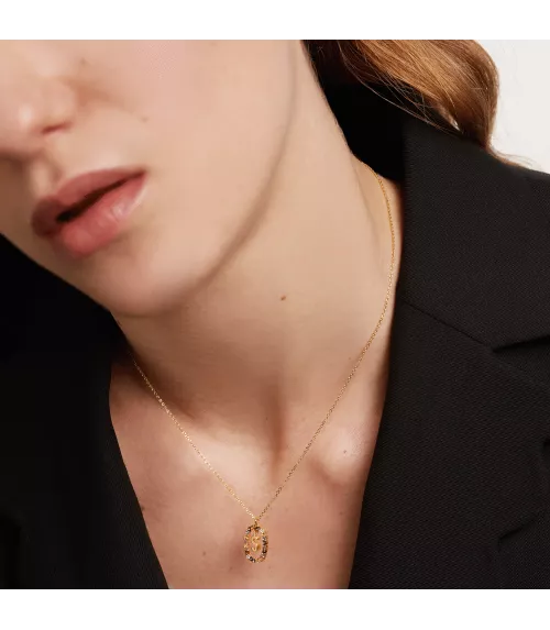 Collar P D Paola, letra S, con baño de oro de 18k.