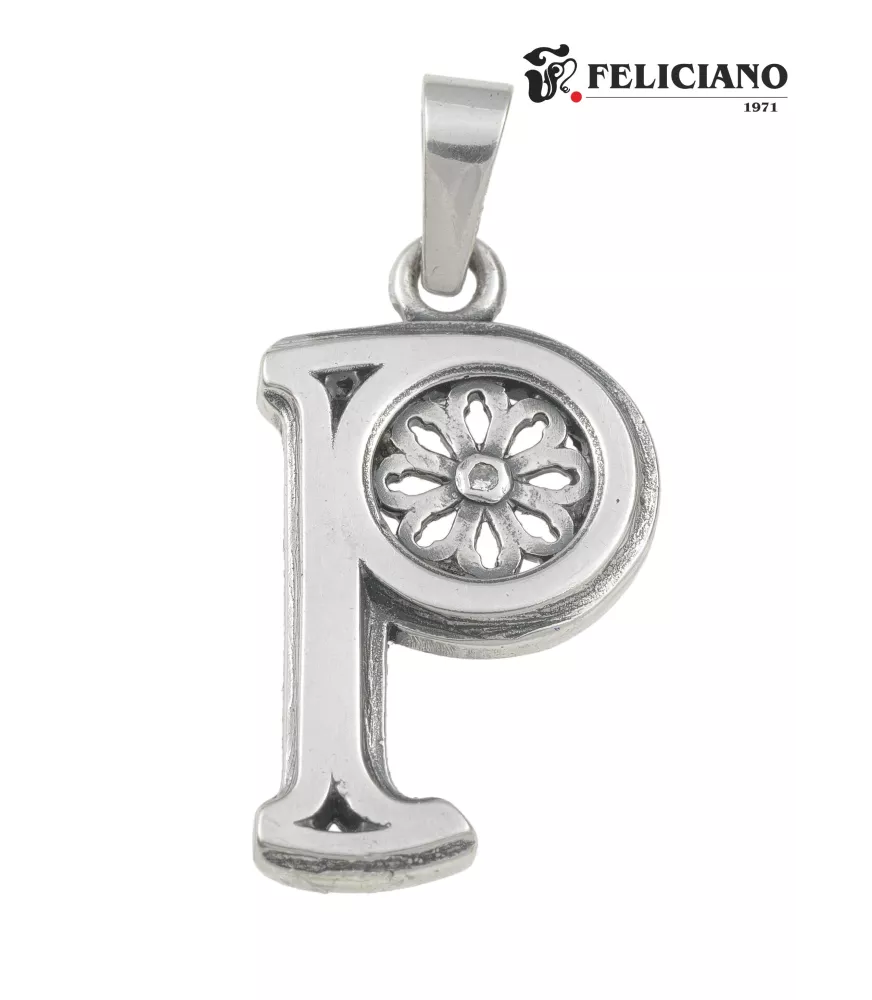 Colgante P pequeña, en plata , La bella desconocida