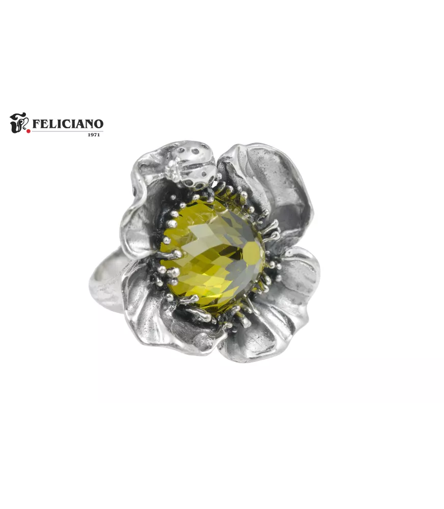 Anillo de plata, flor grande verde.