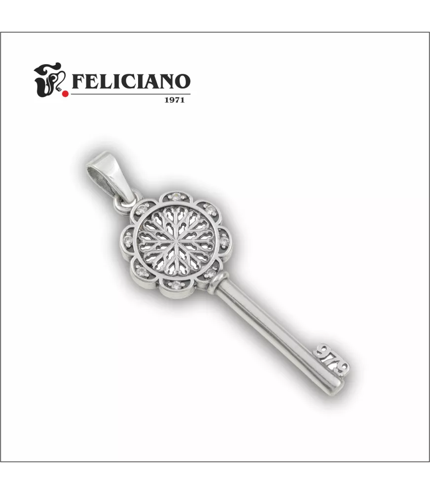 Colgante Llave grande en plata, bisel 16 circonitas.