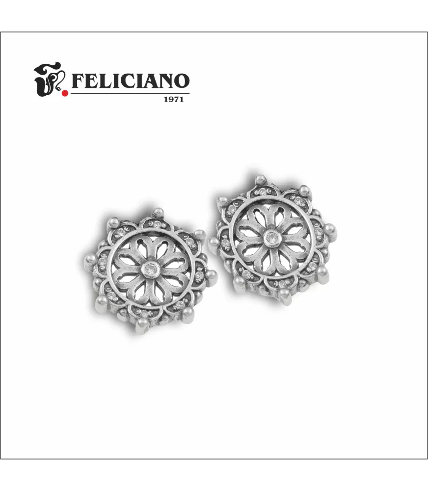 Pendientes rosetón pequeño en plata, con bisel de 8 circonitas y puntos.