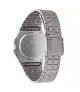 Reloj Casio vintage digital, con esfera negra y brazalete de acero.