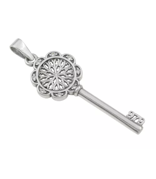 Colgante Llave grande en plata, bisel 16 circonitas.