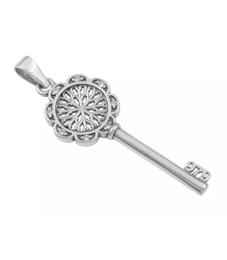 Colgante Llave grande en plata, bisel 16 circonitas.