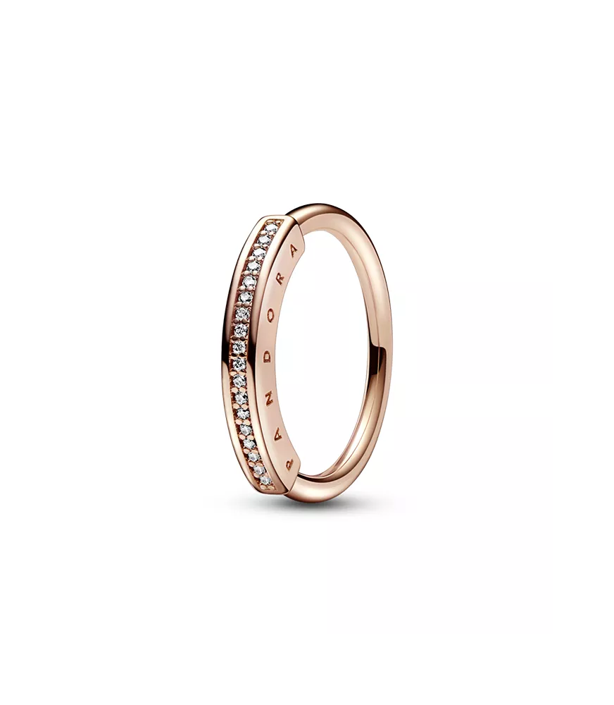 Anillo Pandora Signature con un  recubrimiento en oro rosa de 14k I-D Pavé
