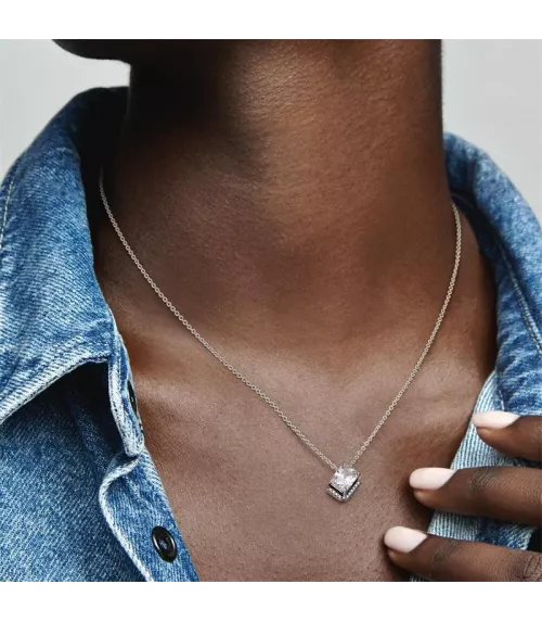 Collar en plata de ley Halo Rectangular Brillante