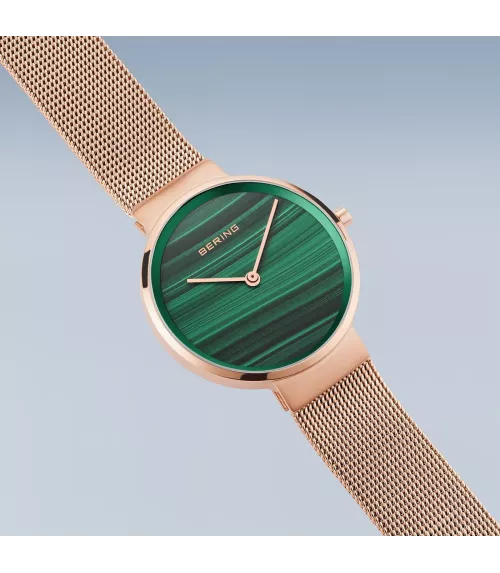 Reloj Bering minimalista mujer con correa malla milanesa en rosé