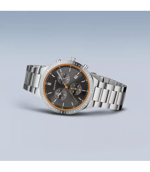 Reloj Bering Cronógrafo hombre titanio.