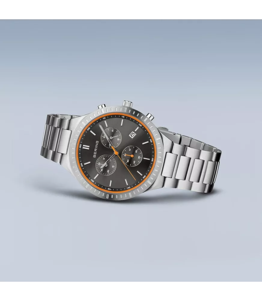 Reloj Bering Cronógrafo hombre titanio.
