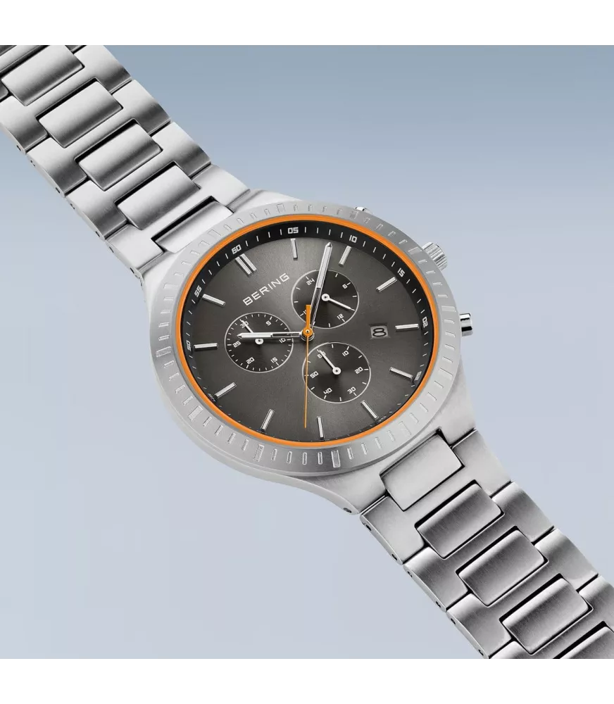 Reloj Bering Cronógrafo hombre titanio.