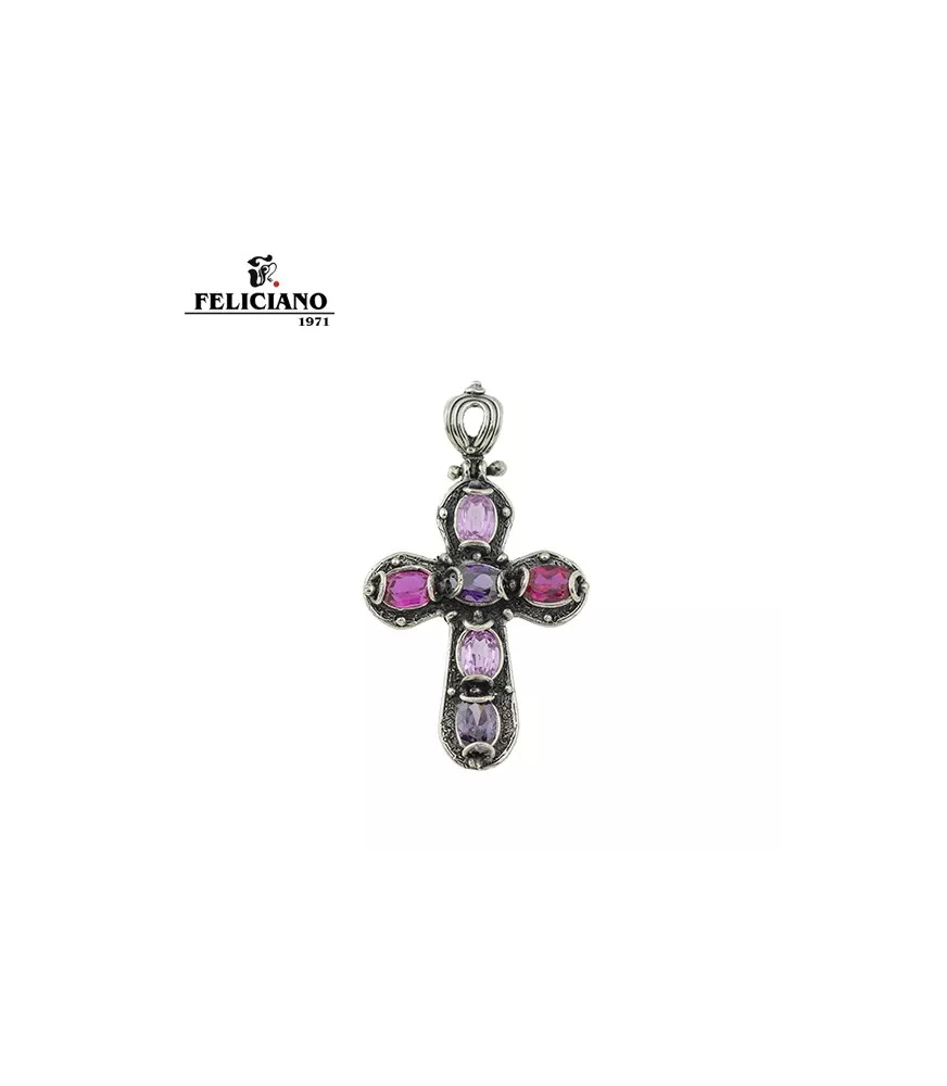 Cruz de plata y piedras