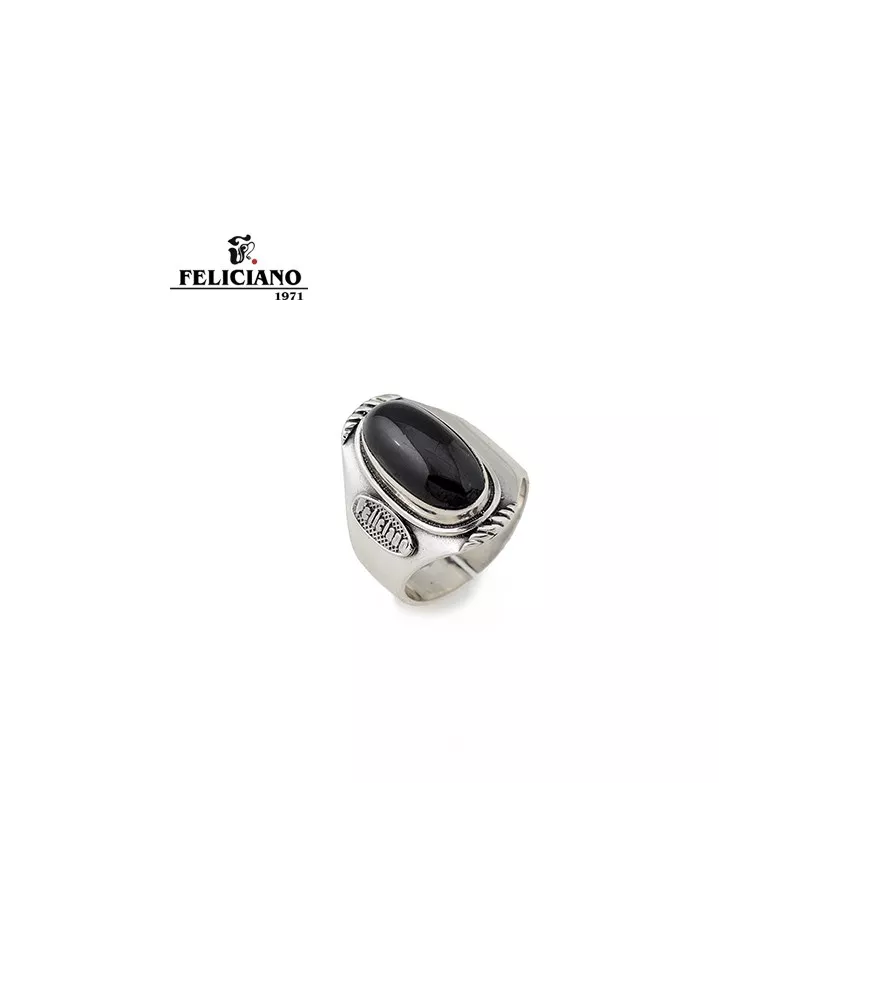 Anillo de plata y piedra