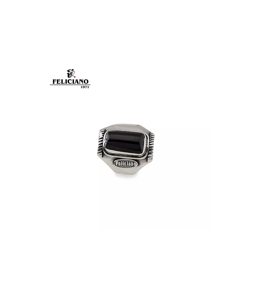 Anillo de plata y piedra