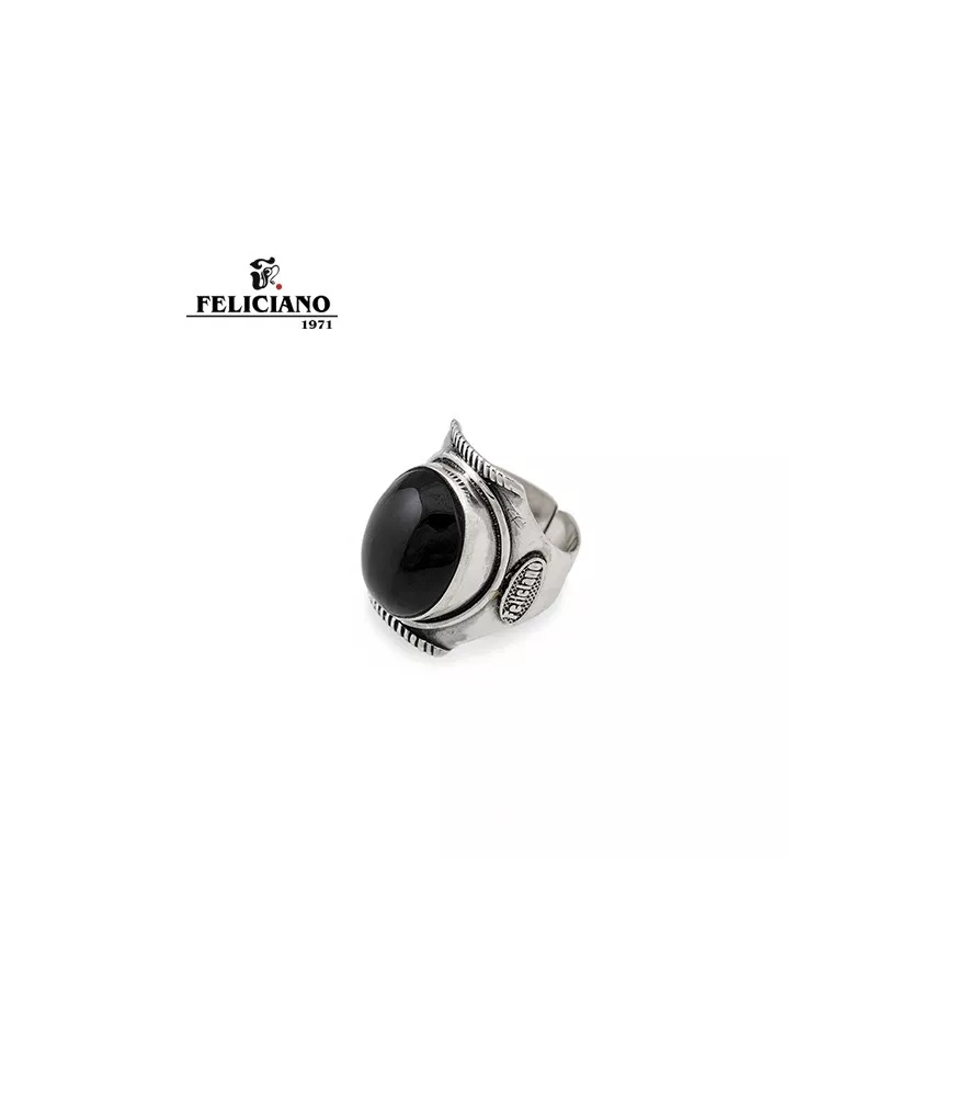 Anillo de plata y piedra