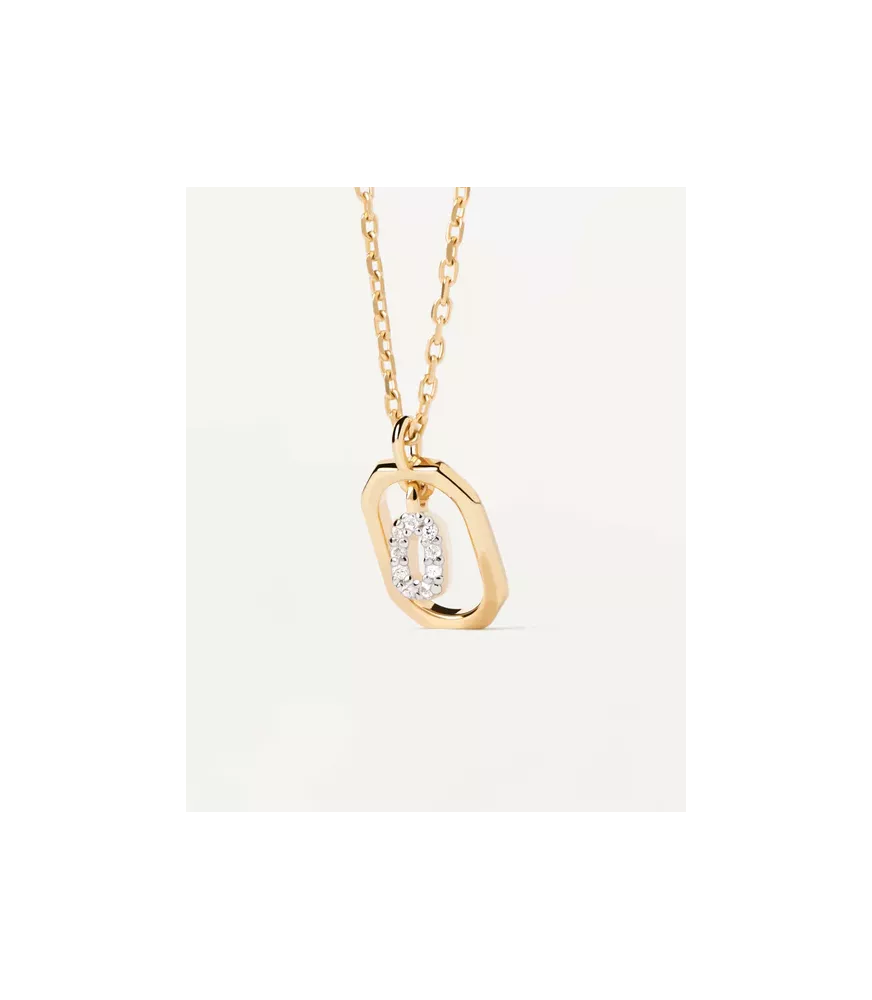 Collar P D Paola, letra O mini, con baño de oro de 18k.