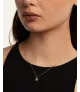 Collar P D Paola, letra O mini, con baño de oro de 18k.