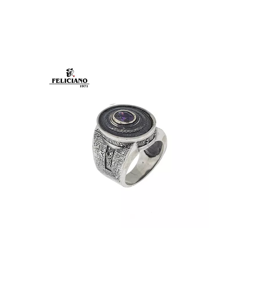 Anillo de plata y piedra