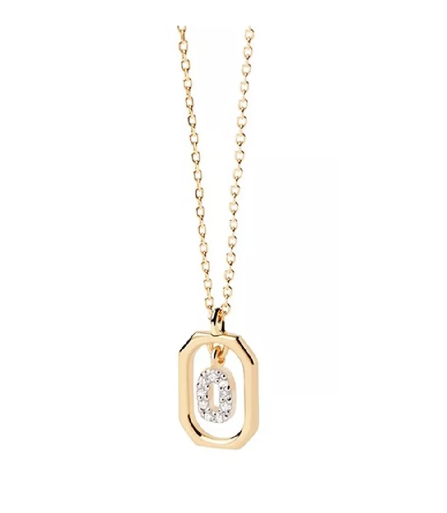 Collar P D Paola, letra O mini, con baño de oro de 18k.