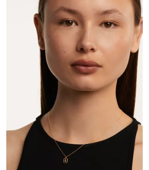 Collar P D Paola, letra L mini, con baño de oro de 18k.