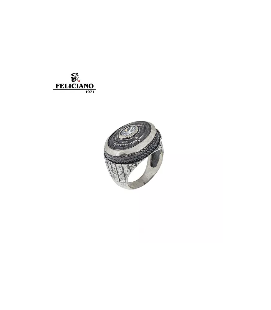 Anillo de plata y piedra