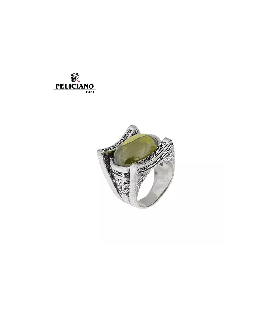 Anillo de plata y piedra