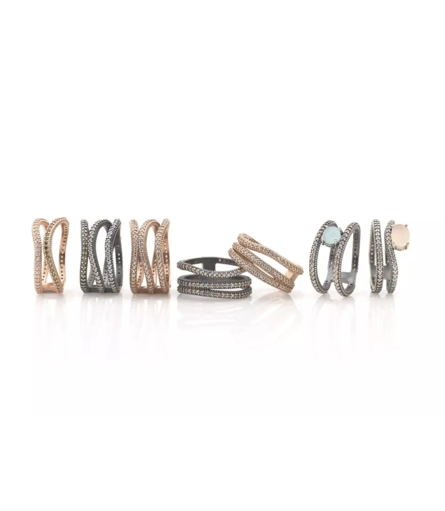 Anillo Sunfield en plata, cuarzo rosa y con circonitas blancas