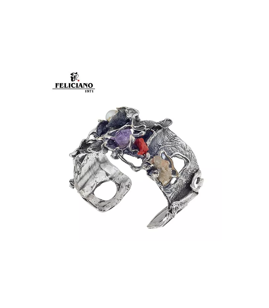 Brazalete en plata, perla, coral y piedras