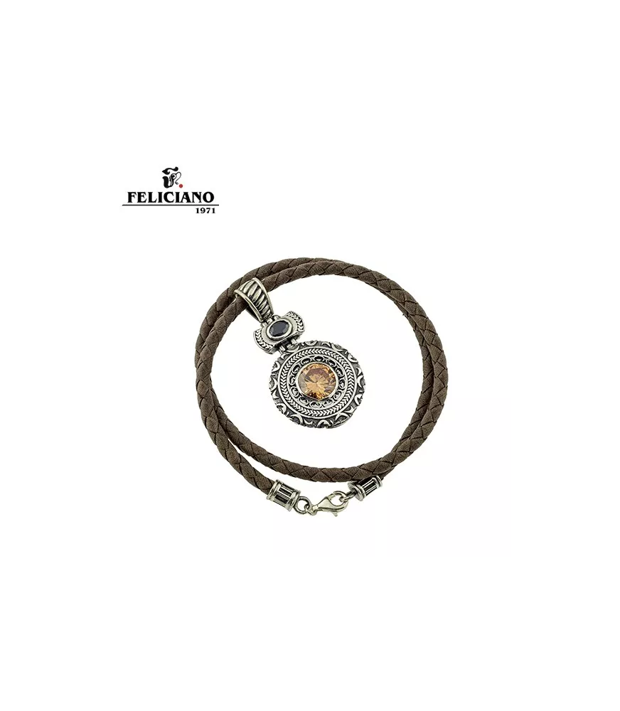 Colgante en plata y piedra con cuero