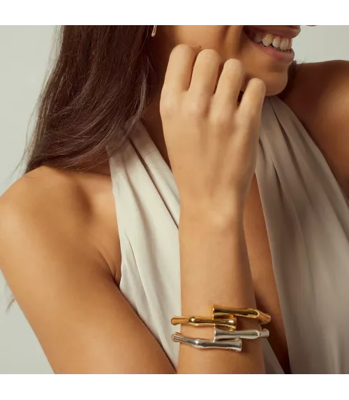 Pulsera Bambú CXC, en metal bañado en plata.