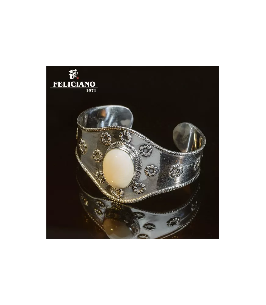 Brazalete en plata y marfil