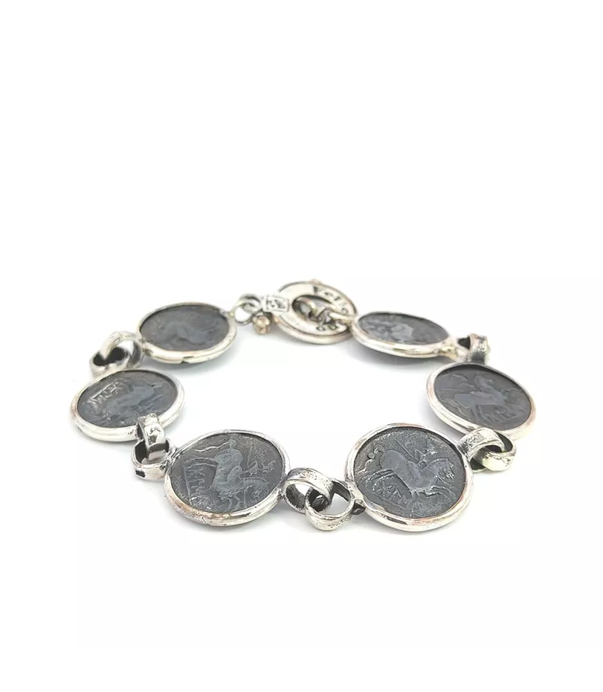 Pulsera en plata con monedas