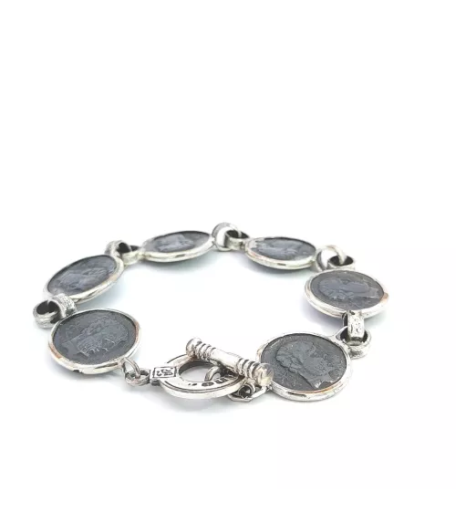 Pulsera en plata con monedas