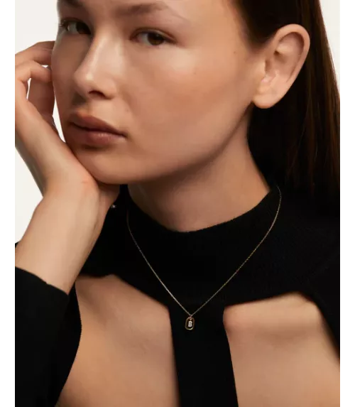 Collar P D Paola, letra B mini, con baño de oro de 18k.