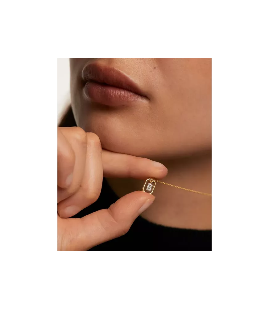 Collar P D Paola, letra B mini, con baño de oro de 18k.