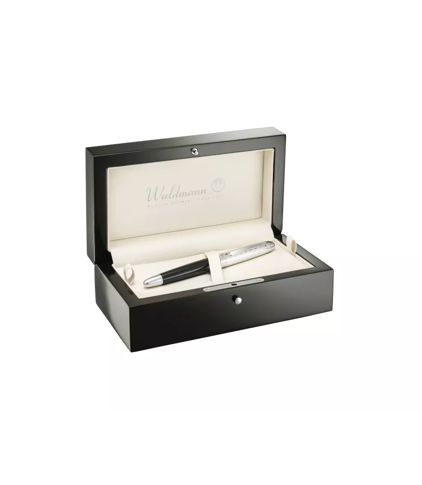 Estuche de alta calidad para 1 o 2 bolígrafos, acabado brillante. 