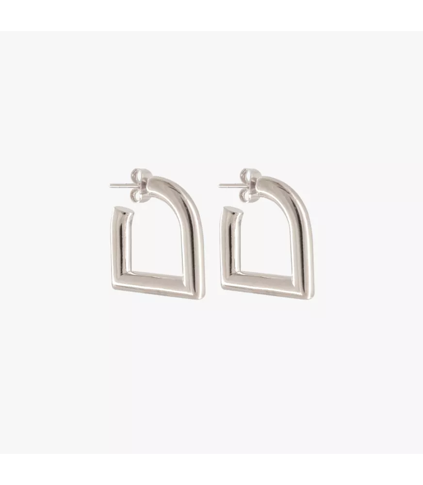 Pendientes Estribo CXC, en metal bañado en plata